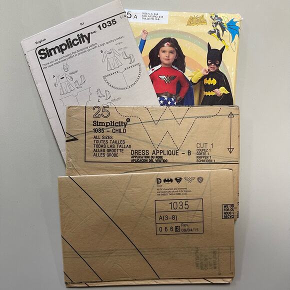 Simplicity Supergirl Bat Girl Wonder Woman Costume Sewing Patterns Sz 3-8 Uncut - Picture 4 of 4